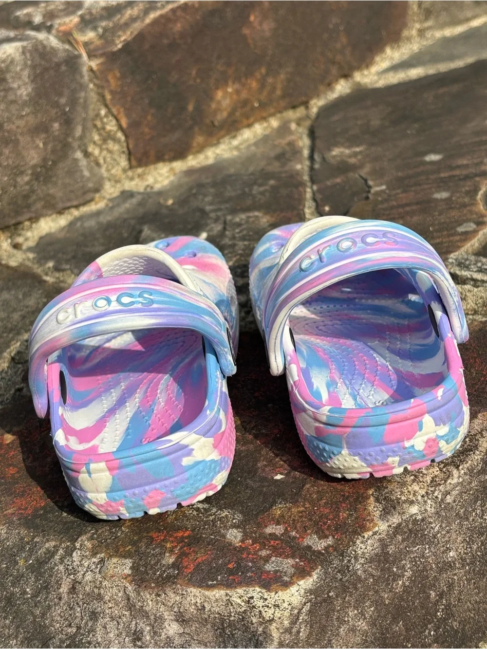 Croc’s Kids Classics Marbled White, Pink and Blue -Size Girls 8